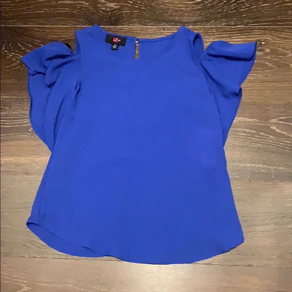 Never worn!! Still has the price tag!!